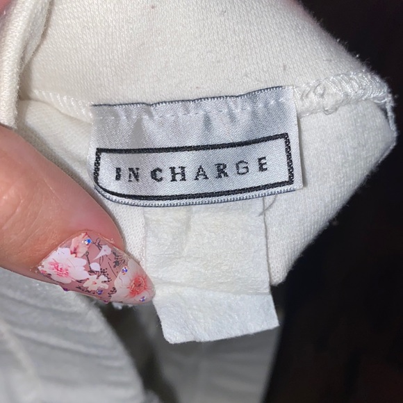 LIKE NEW~ VINTAGE IN CHARGE USA SHORTS HOTPANTS ~ SIZE SMALL - Picture 4 of 4